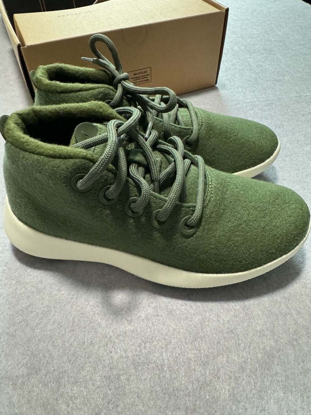 Allbirds Wool Runner-Up Mizzle Thunder Green Natural White Women's Size 6